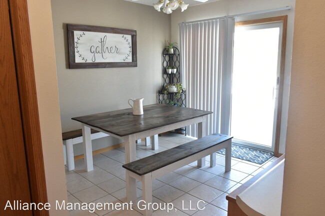 Foto del edificio - 3225-3235 35th Ave S