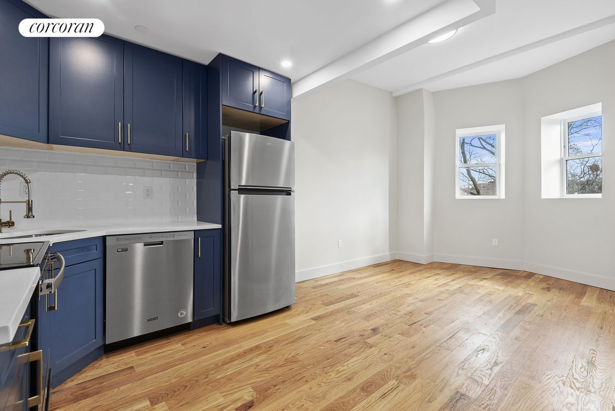 Primary Photo - 132 6th Ave