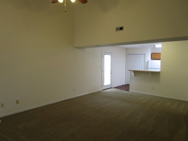Foto del edificio - 5004-5006 Betty Jean Way