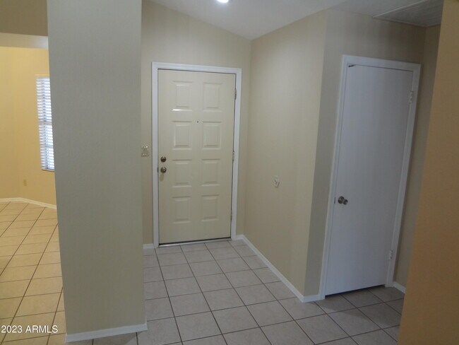 Building Photo - 15025 N 60th Dr