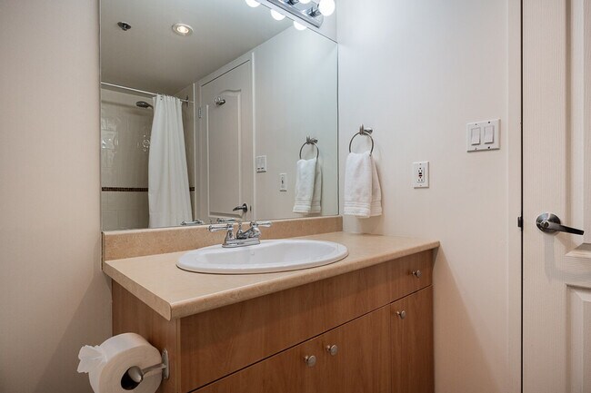 Building Photo - 3026-3024 Rue Sainte-Émilie-SI ID1265664P