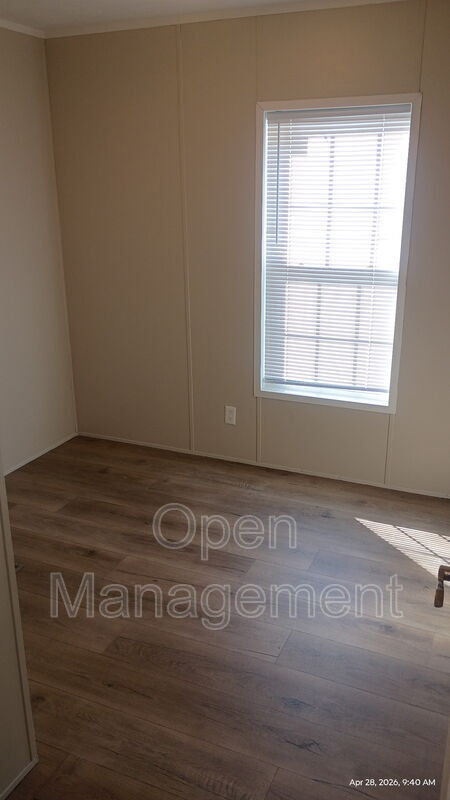 Foto del edificio - 2710 N Farm Rd 137