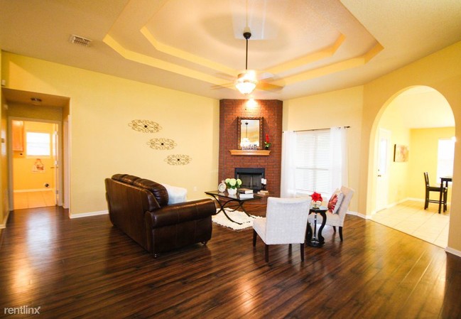 Building Photo - 4 br, 2 bath House - 4805 Cinnabar Way