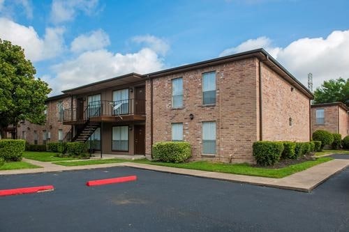 Cresent City Apartments - Altair Residences