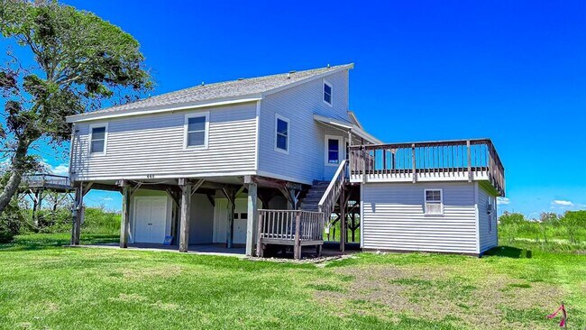 Building Photo - 440 Kings Dr