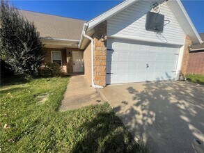 Building Photo - 3400 SW Deerfield Blvd