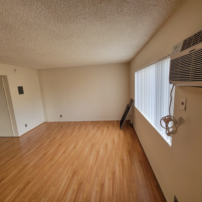 Building Photo - 2928 Francis Ave