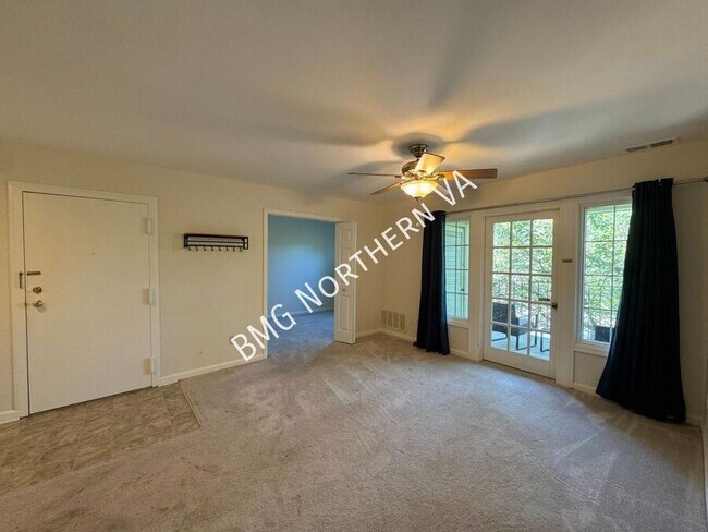 Foto del edificio - 5819-E Rexford Dr-