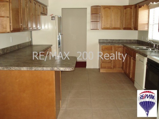 Building Photo - WINTER PARK 4/2 IN BEL AIRE PINES