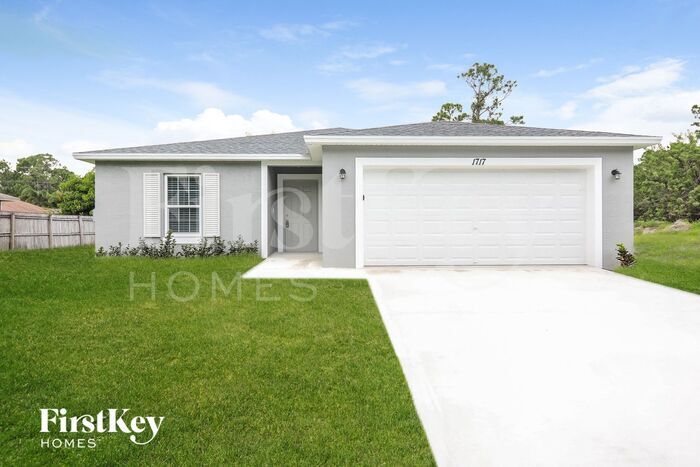 Primary Photo - 1717 SW Millikin Ave