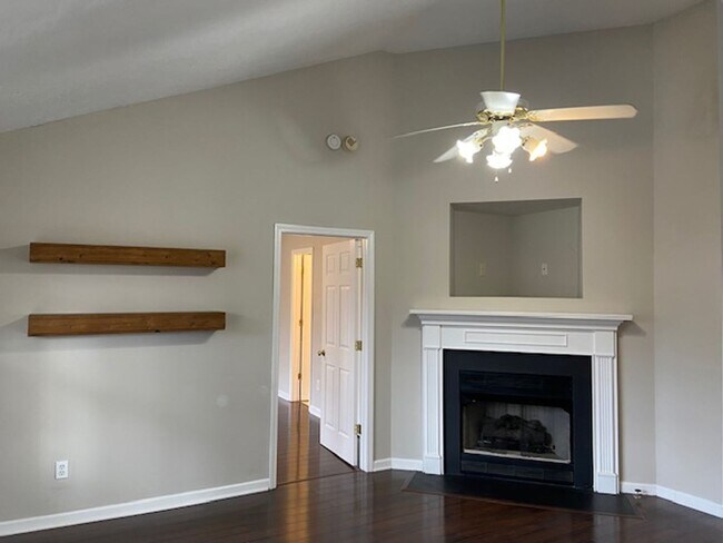Foto del edificio - Single Family Home just 20 mins from Downtown Nashville!