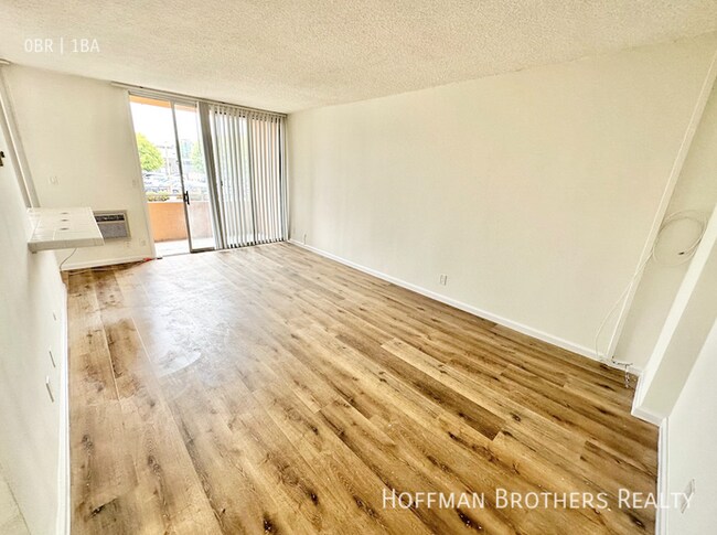 Foto del edificio - 980 Menlo Ave Los Angeles, CA 90006