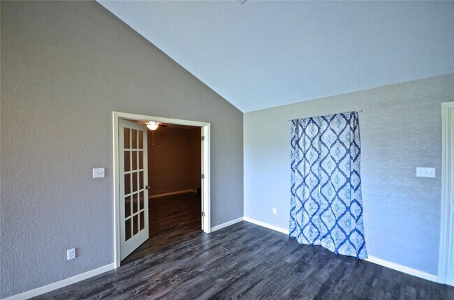 Foto del edificio - 3543 Tamarisk Ln