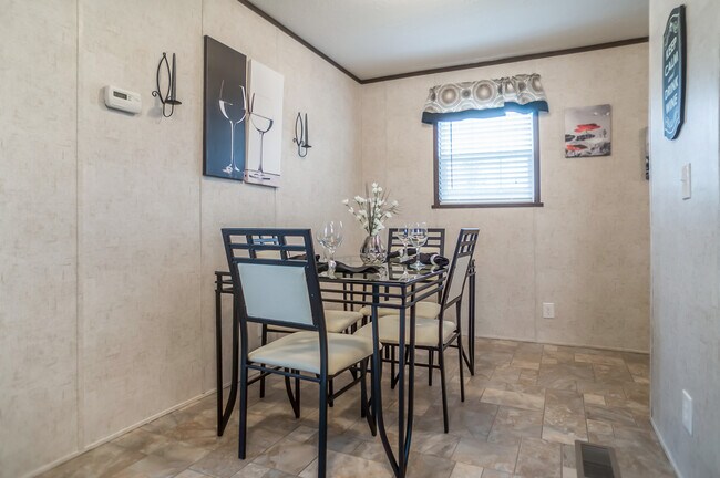 Foto del edificio - 150 Sweet Briar Dr