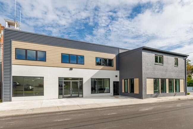 Building Photo - 5 Chestnut St