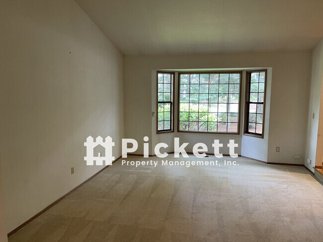 Building Photo - 3 Bedroom House in McCormick Woods
