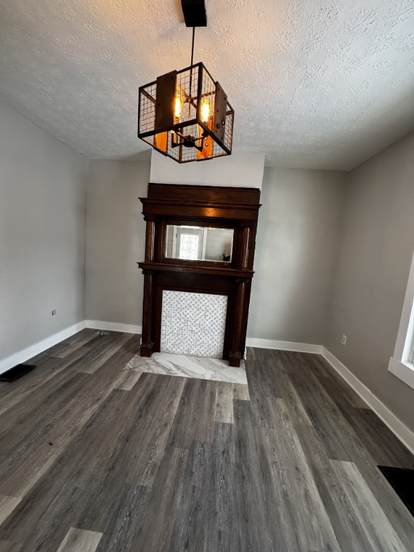 Building Photo - 53 N Oakley Ave