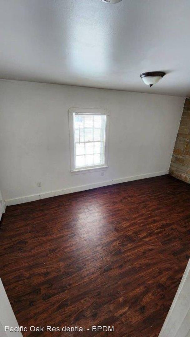 Building Photo - 4 br, 1 bath House - 2317 Hoyt St