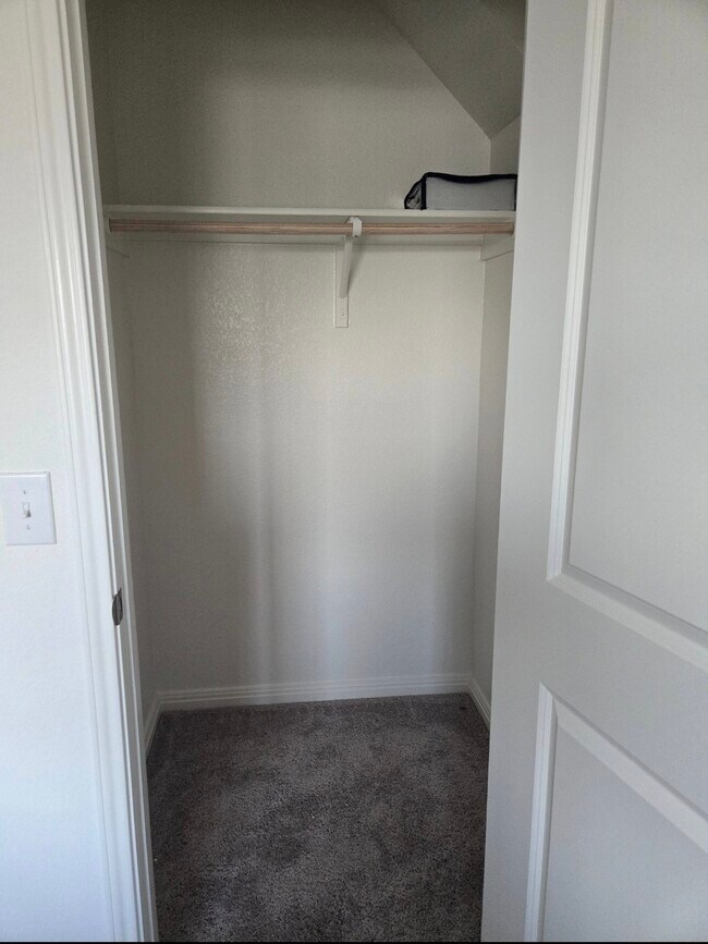 Foto del edificio - 998 Delta Cres