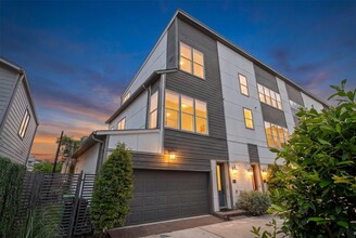 Building Photo - 9614 Riddlewood Ln