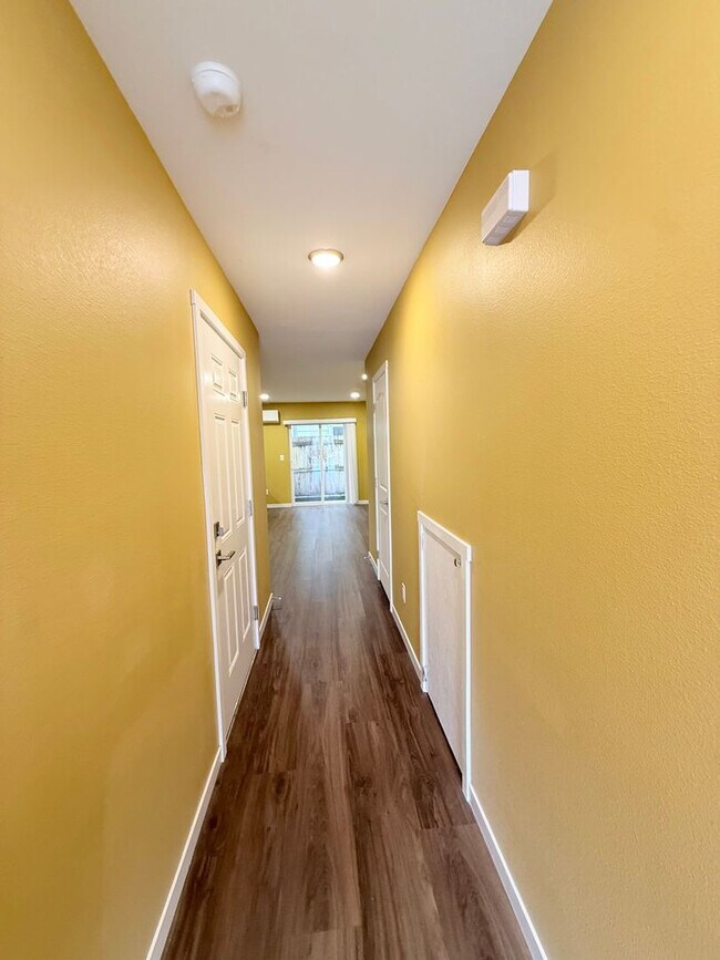 Foto del edificio - JD Developers LLC 5711