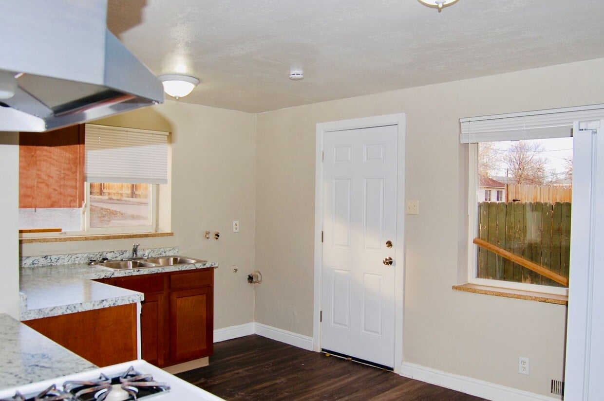 Updated 3Bedroom- In-Unit Laundry-$1,000 Move-In credit - Freshly Updated 3-Bedroom, 1-Bathroom