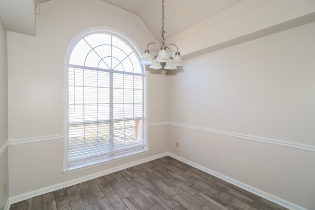 Foto del edificio - 4704 Ashcroft Dr