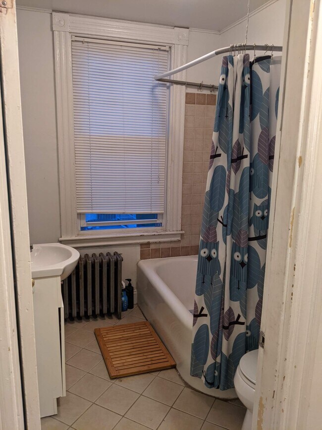 Building Photo - 9 9th Ave