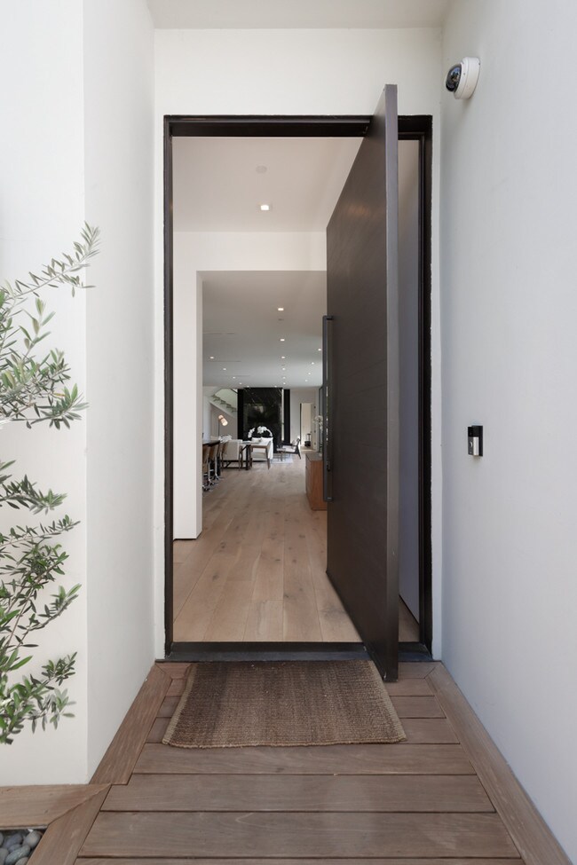 Foto del edificio - 133 N Edinburgh Ave