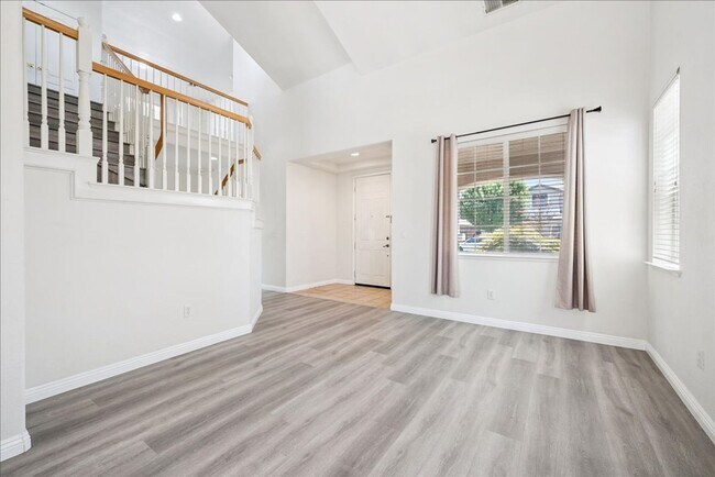Foto del edificio - 6305 Crimson Ridge Dr