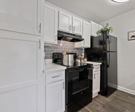 Building Photo - 2908 Woodland Grove Dr