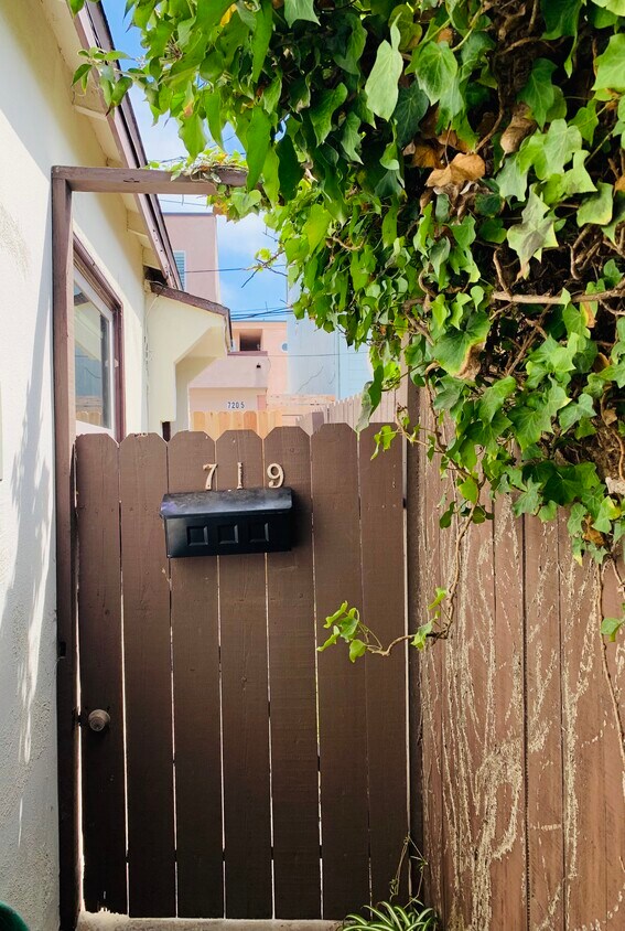 Private walk way to gate - 719 San Jose Plz