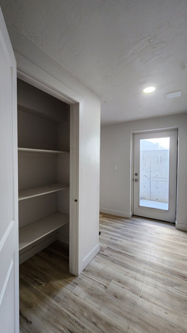Foto del edificio - 2162 N Cloverleaf Wy