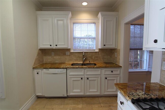 Foto del edificio - 3127 Rice Boulevard