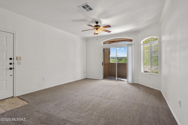 Foto del edificio - 7050 E Sunrise Dr