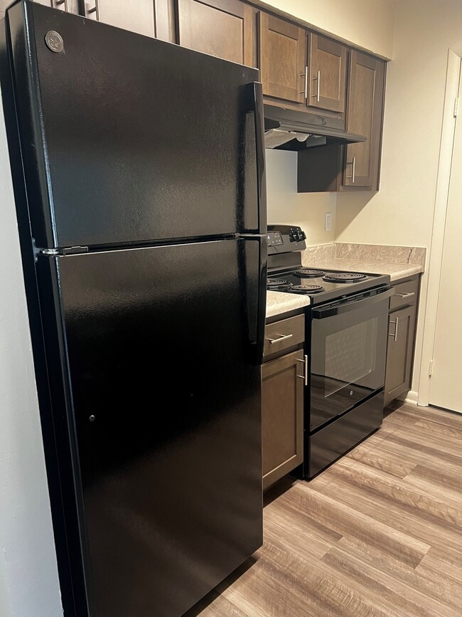 Building Photo - Lee Overlook Apartments