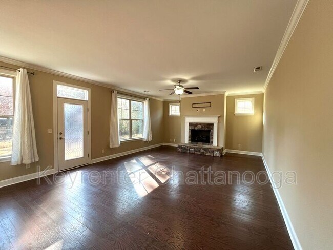 Foto del edificio - 326 Dee Ln