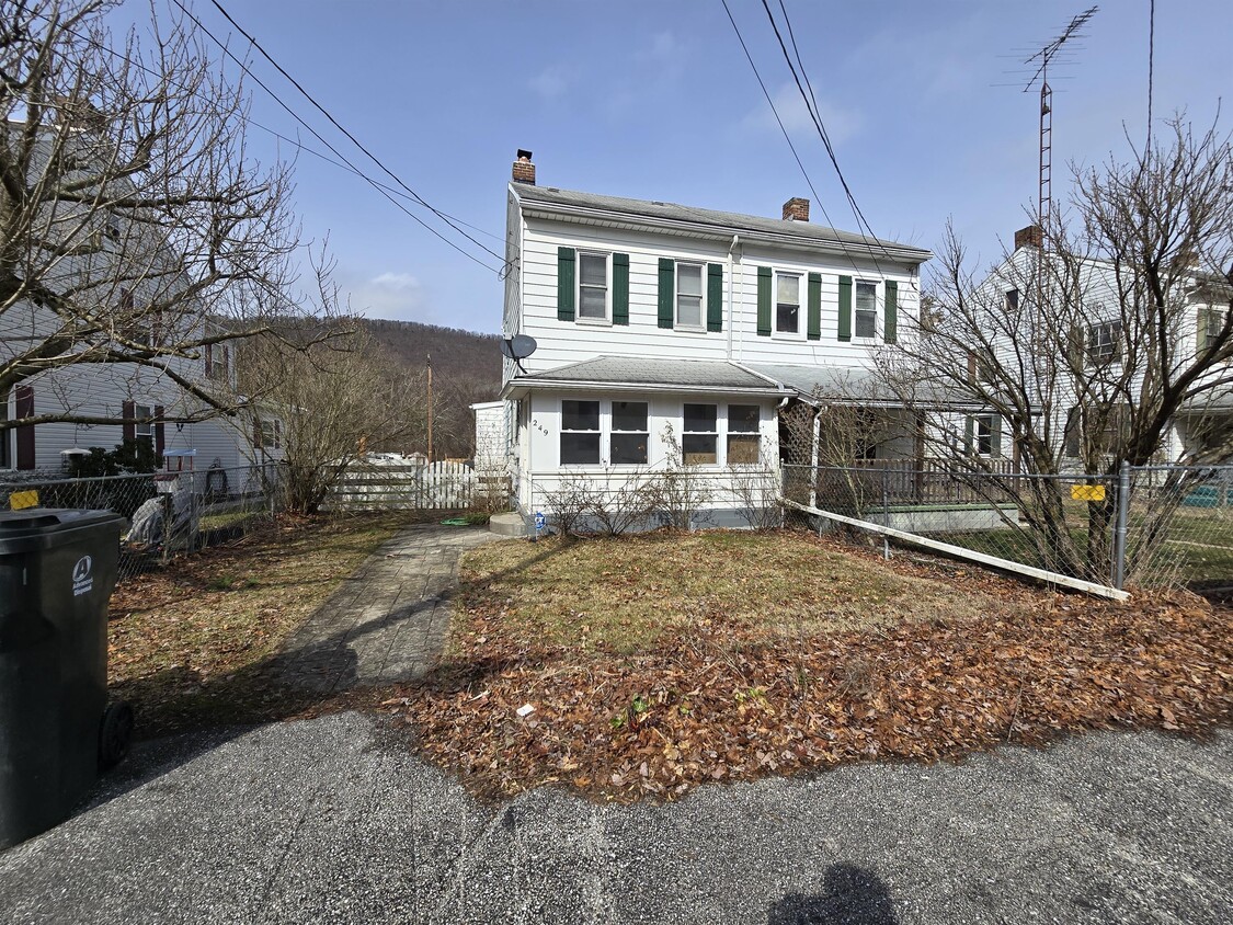 Primary Photo - 249 Pine Grove Rd