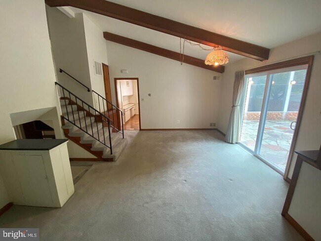 Building Photo - 6411 E Halbert Rd