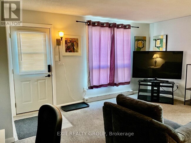 Photo du bâtiment - 156 Moira St E