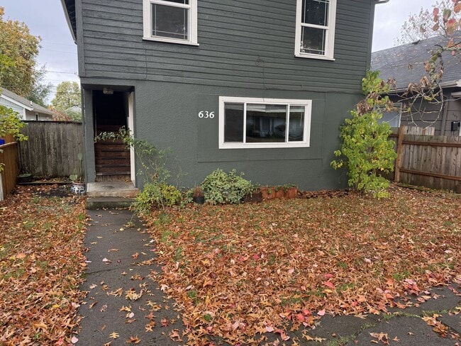 Photo - 2 Bedroom Triplex Unit in Springfield Townhome