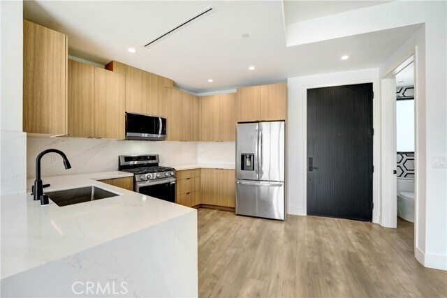 Building Photo - 4036 Rosemont Ave