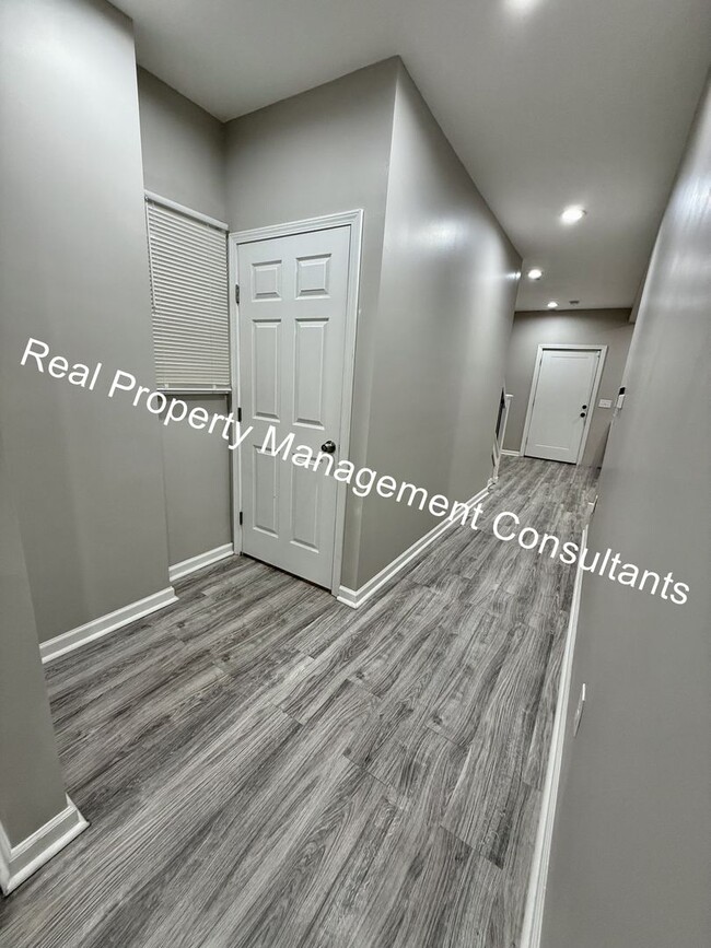 Foto del edificio - Stylishly Updated 3-Bedroom, 3-Bath Home –...