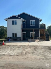 Building Photo - 525 E 10th Ave