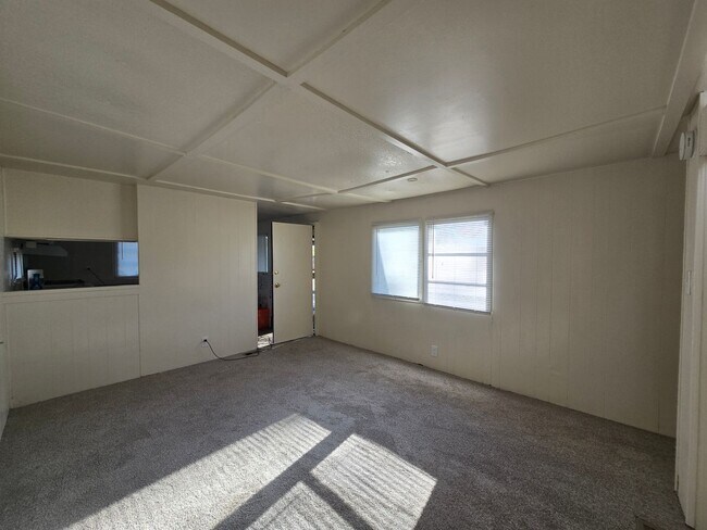 Foto del edificio - 2 bed 1 bath Home *Section 8 Welcome*