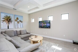 Building Photo - 9716 Everglades Dr