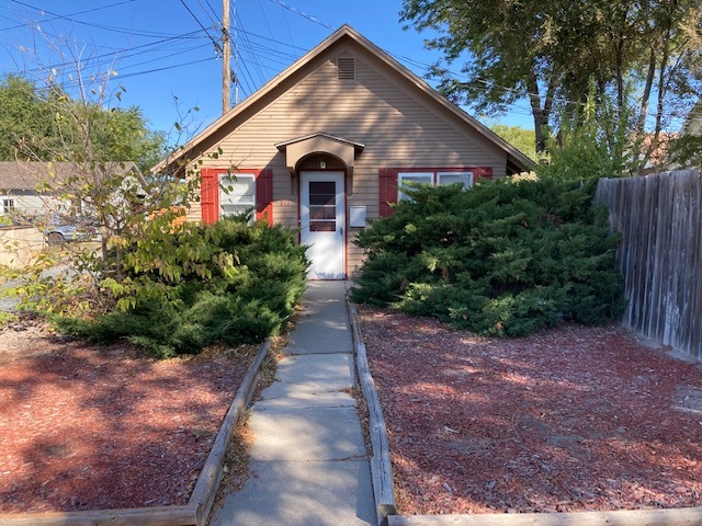 Primary Photo - 211 E 17th St