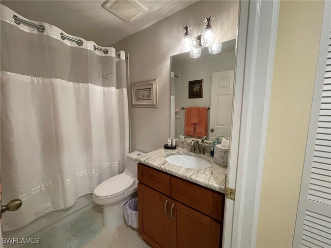 Building Photo - 4560 Chantelle Dr
