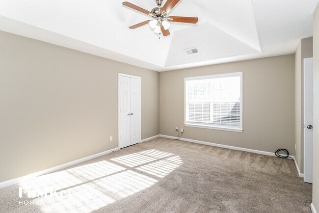 Building Photo - 1088 Red Fern Cir W