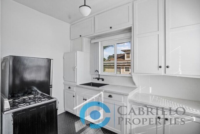 Foto del edificio - 2241 Fourth Ave